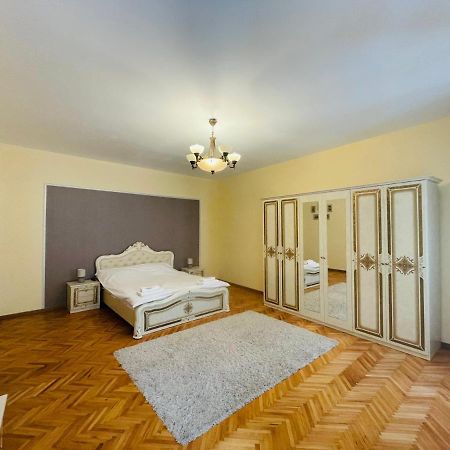 Londof Schei Apartments - Downtown Brasov Exterior photo