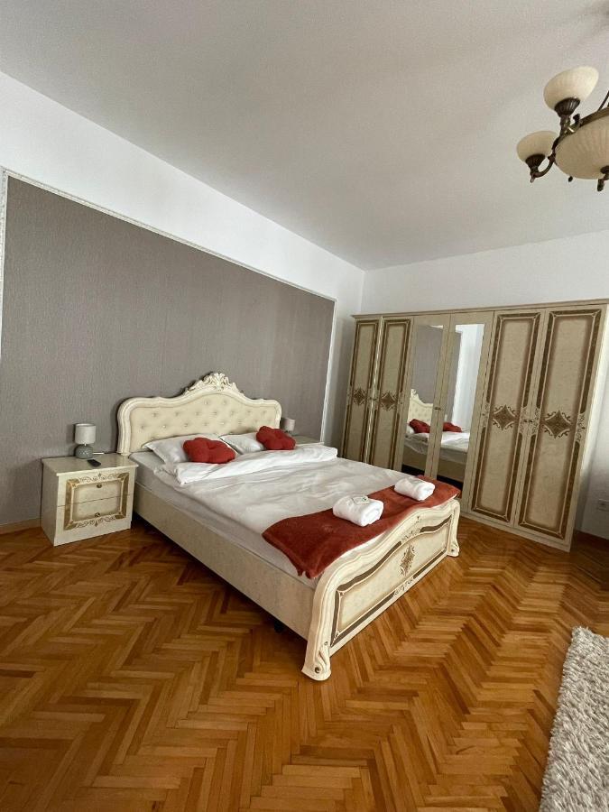 Londof Schei Apartments - Downtown Brasov Exterior photo